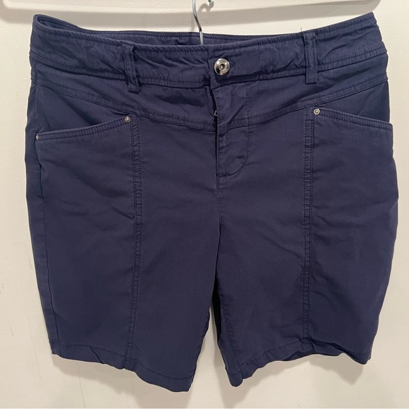 INC women blue stretchy shorts/size 8 - Picture 3 of 5